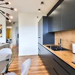 Apartmán Kaliny Jedrusik 5 I Dwie Oddzielne Sypialnie I Garaz I Zoliborz Artystyczny By Perfect