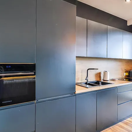 Apartmán Kaliny Jedrusik 5 I Dwie Oddzielne Sypialnie I Garaz I Zoliborz Artystyczny By Perfect Varšava