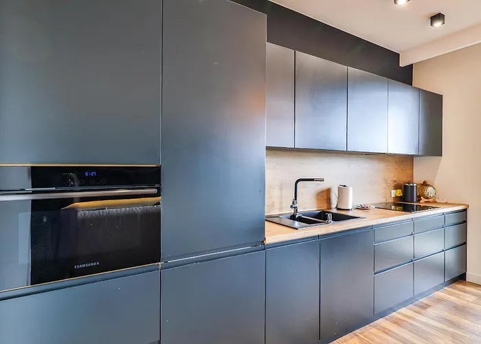 Apartman Kaliny Jedrusik 5 I Dwie Oddzielne Sypialnie I Garaz I Zoliborz Artystyczny By Perfect Varsó