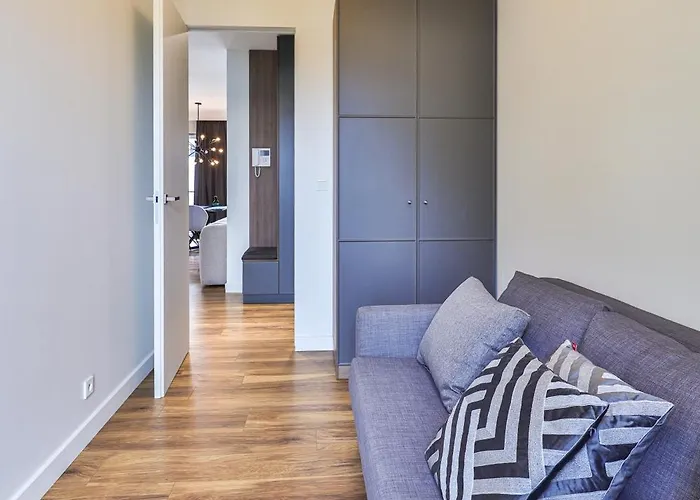 Kaliny Jedrusik 5 I Dwie Oddzielne Sypialnie I Garaz I Zoliborz Artystyczny By Perfect